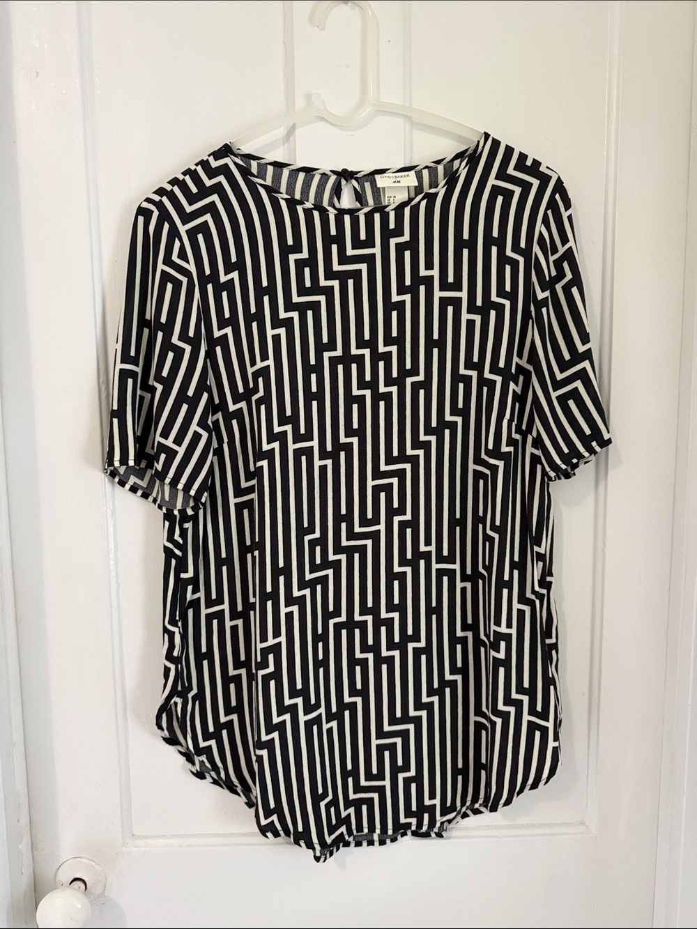 H&M Black & White Geometric Top